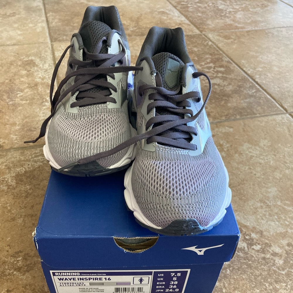 Mizuno Wave Inspire 16. Women’s size 7.5